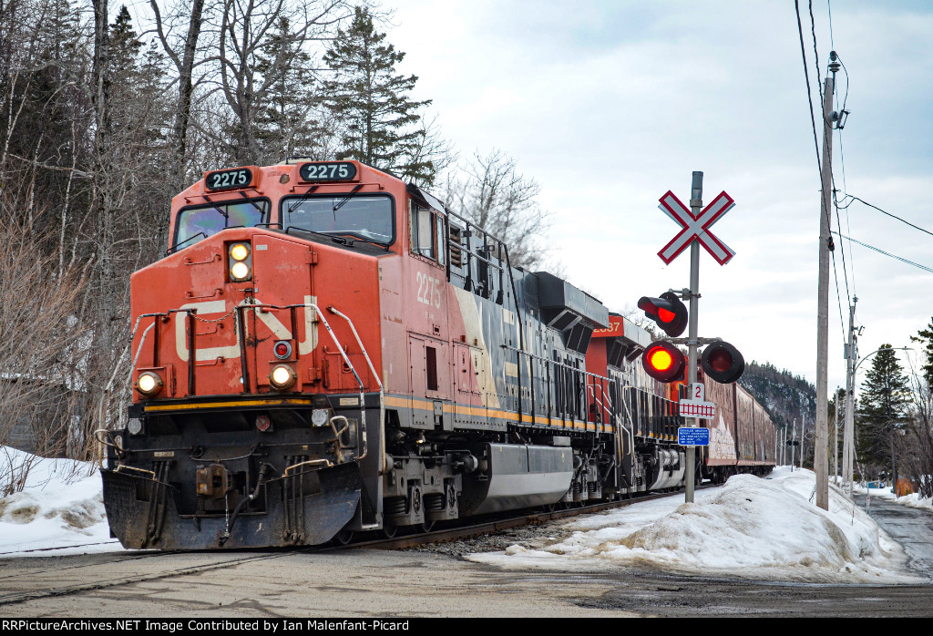 CN 2275 leads 402 at lAnse Au Sable